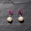 Pendiente cuadra con perla en plata de ley de color lila